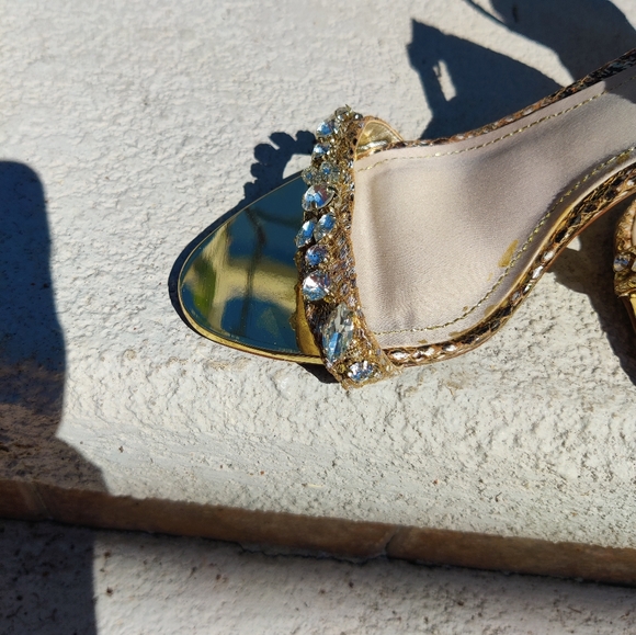 Gold snakeskin and rhinestone heel - Picture 3 of 16
